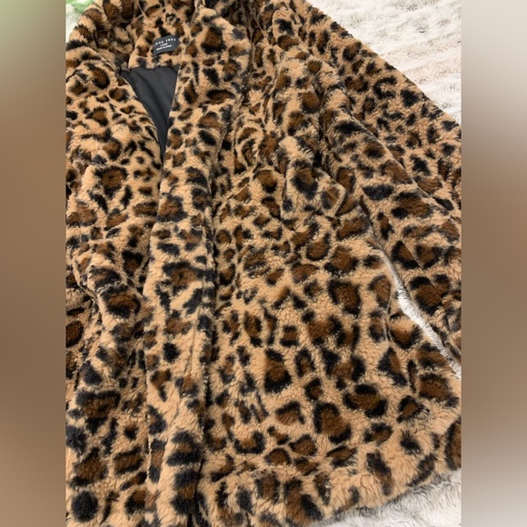 Leopard print faux fur coat - Picture 5 of 7